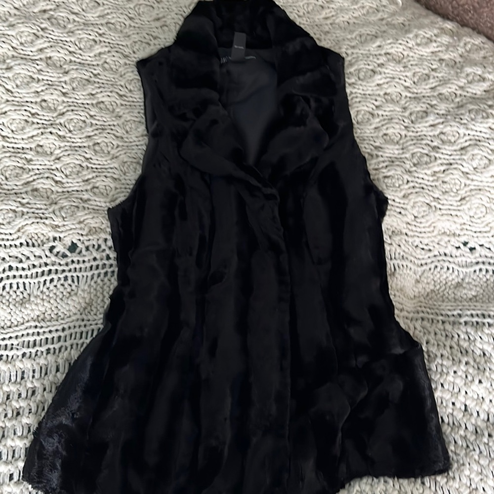 Inc black faux fur vest belted with snaps Medium